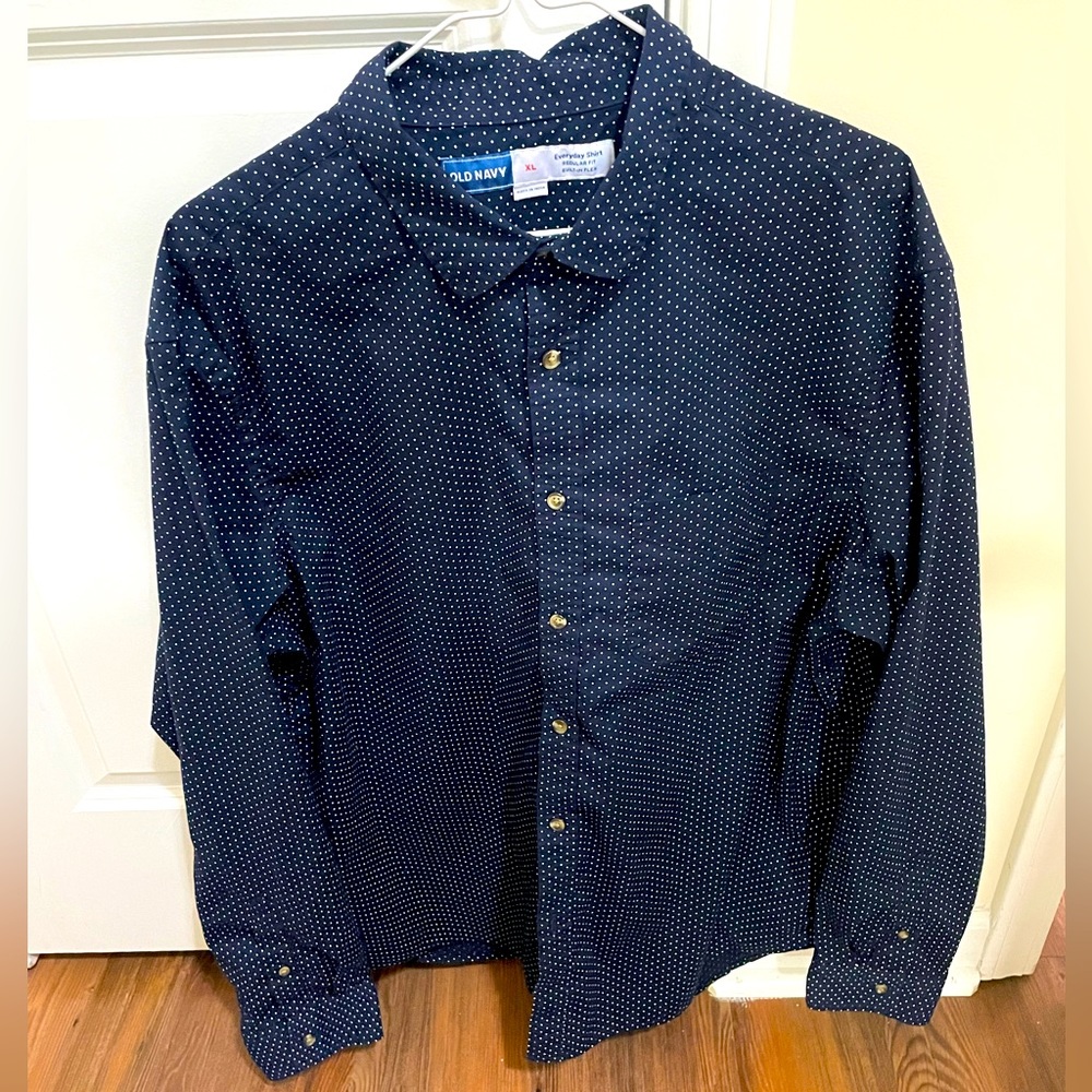 Old Navy Dress Shirt / Button Down - XL (Never Worn)